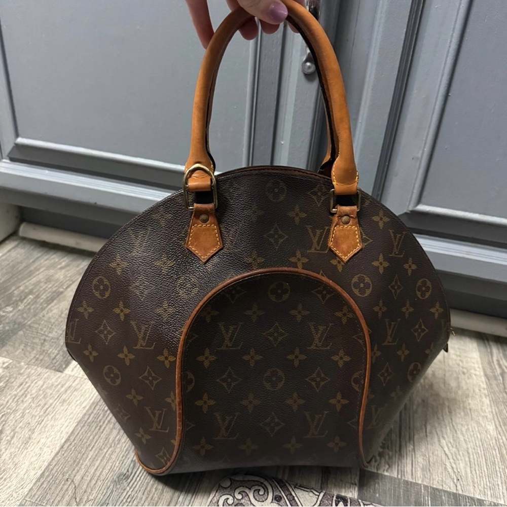 Louis Vuitton Vintage Ellipse MM Monogram Bag
